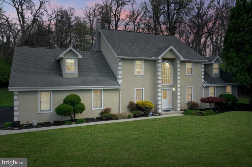 Currently Displayed Property Photo
